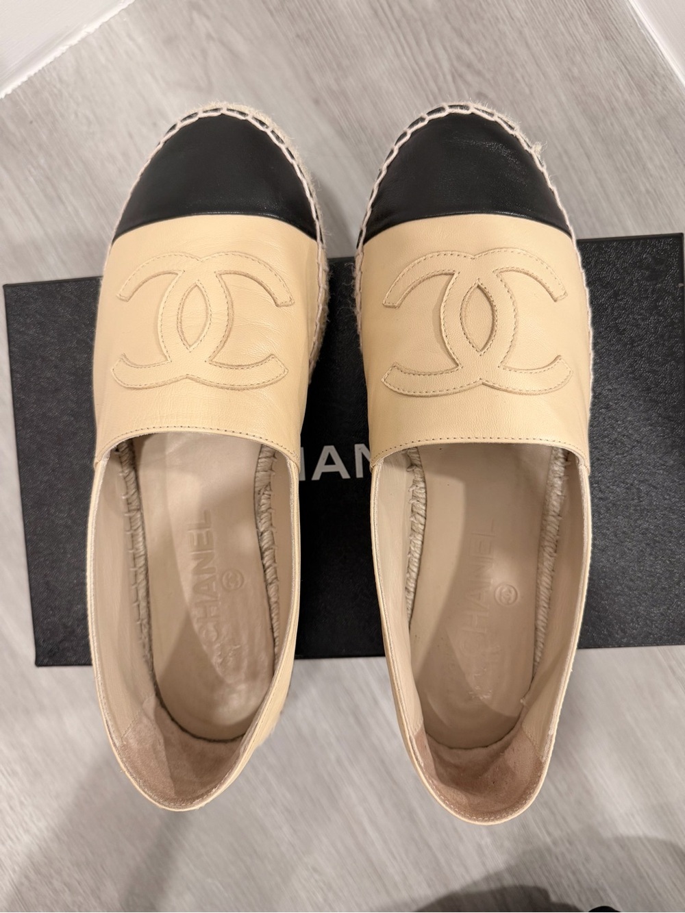 Chanel Classic CC Cap Toe Espadrille Lambskin Beige Black Size EU 39 - Picture 2 of 10